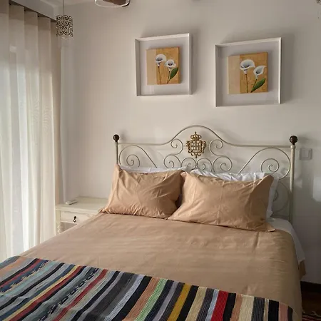 Casa Da Meia Encosta 3*