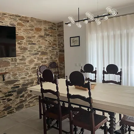 Alojamento de Acomodação e Pequeno-almoço Casa Da Meia Encosta 3*