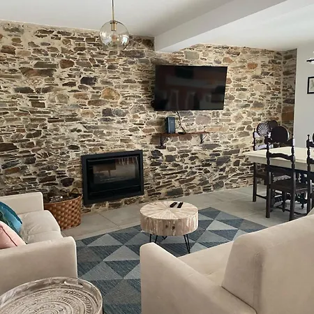 Casa Da Meia Encosta לינה וארוחת בוקר ארגניל