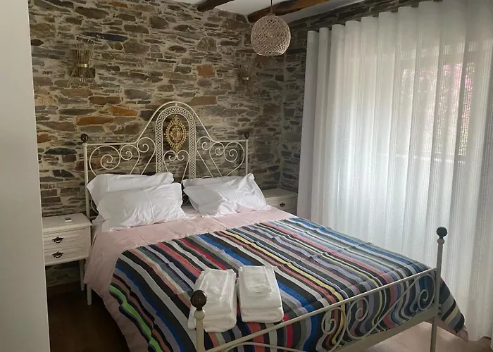 Casa Da Meia Encosta Bed & Breakfast 4*