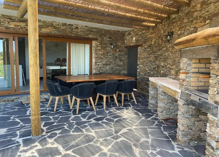 לינה וארוחת בוקר Casa Da Meia Encosta ארגניל