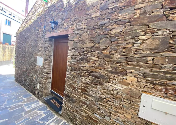 Casa Da Meia Encosta 4*